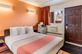 Motel 6 Lethbridge, AB