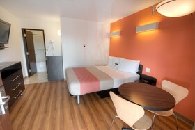 Motel 6 Lethbridge, AB