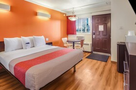 Motel 6 Lethbridge, AB