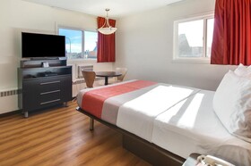 Motel 6 Lethbridge, AB
