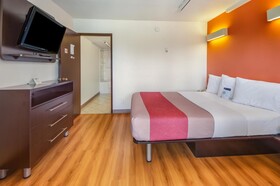 Motel 6 Lethbridge, AB