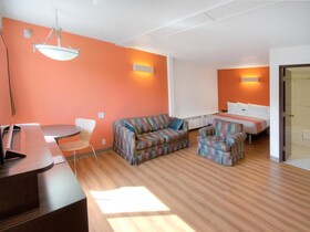 Motel 6 Lethbridge, AB