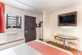 Motel 6 Lethbridge, AB