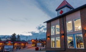 Best Canadian Motor Inn Peace River