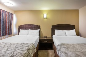 Econo Lodge Inn & Suites City Centre