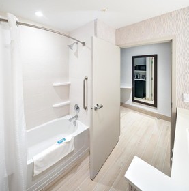 Holiday Inn Express Red Deer North