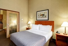 Clarion Pointe
