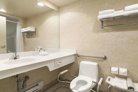 Travelodge by Wyndham Spruce Grove