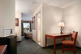 Travelodge by Wyndham Stony Plain