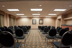 Days Inn & Suites by Wyndham Strathmore