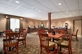 Days Inn & Suites by Wyndham Strathmore