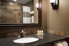 Days Inn & Suites by Wyndham Strathmore