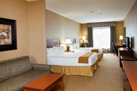 Days Inn & Suites by Wyndham Strathmore
