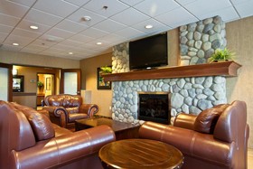 Days Inn & Suites by Wyndham Strathmore