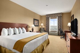 Days Inn & Suites by Wyndham Strathmore
