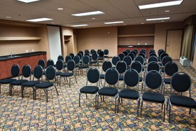 Days Inn & Suites by Wyndham Strathmore
