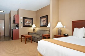 Days Inn & Suites by Wyndham Strathmore