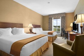 Days Inn & Suites by Wyndham Strathmore