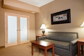 Days Inn & Suites by Wyndham Strathmore