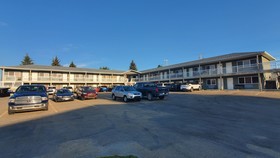 Shoreside Inn & Suites