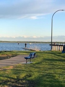 Shoreside Inn & Suites