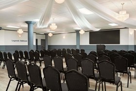 Travelodge By Wyndham Conference Centre & Suites Whitecourt