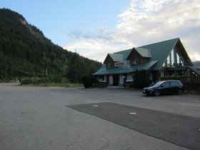 Jade Mountain Motel
