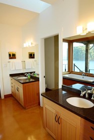 Eastman Waterfront Cottage