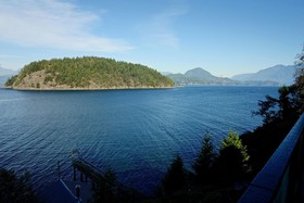 Eastman Waterfront Cottage
