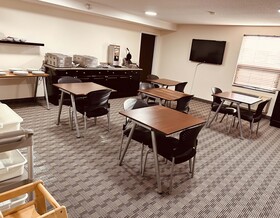 Aurora Park Inn & Suites