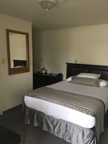 Voyageur Motor Inn