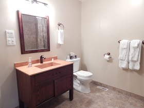 River to Peaks Inn