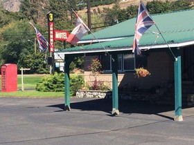 Johnny's Motel