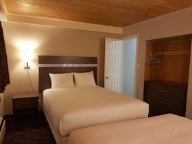 Holiday Motel And RV Resort