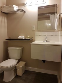 Holiday Motel And RV Resort