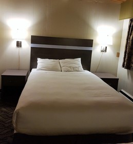 Holiday Motel And RV Resort