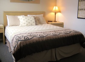 Slumber Lodge Motel