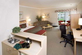 Best Western Plus Kelowna Hotel & Suites