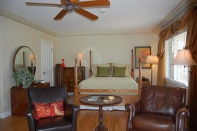 Lakeshore Bed & Breakfast
