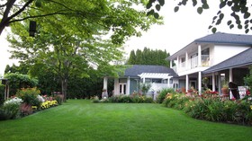 Lakeshore Bed & Breakfast