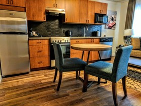 Riverside Inn