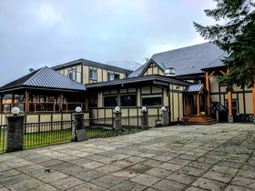 Riverside Inn