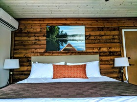 Riverside Inn