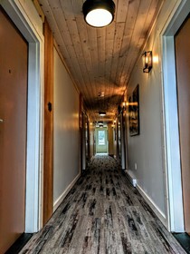 Riverside Inn
