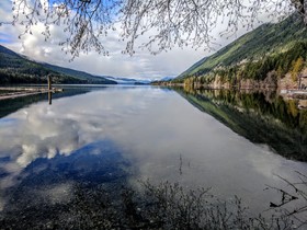 Riverside Inn