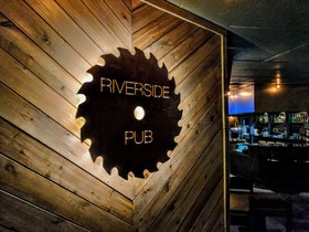 Riverside Inn