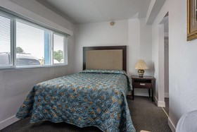 Castaway Motel