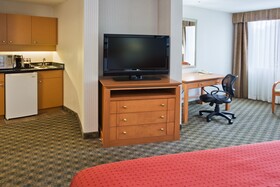 Holiday Inn & Suites North Vancouver
