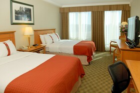Holiday Inn & Suites North Vancouver