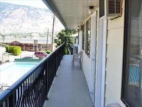 Lakeview Motel & Suites